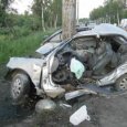 На окраине Архангельска водитель иномарки погиб при столкновении со столбом
