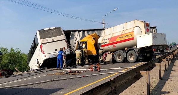 На юге Архангельской области автобус с призывниками попал в ДТП. Погиб 1 человек