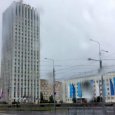 Проливной дождь внес коррективы в уличные мероприятия в Архангельске