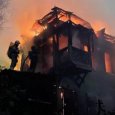 Сильный пожар уничтожил усадьбу Пятлина в Архангельске