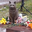 В Петербурге увековечили в бронзе погибшего от пыток северодвинского кота Кузю