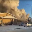 Под Архангельском пожарные ликвидируют крупный пожар в административном здании