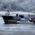 Инцидентом с застрявшим посреди реки судном с людьми в Поморье займется прокуратура