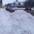 В Архангельске коммунальщики пытаются оперативно ликвидировать последствия метели