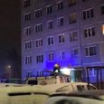 В Архангельске при падении из окна девятиэтажки погиб мужчина