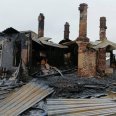 В Пинежском районе огонь практически полностью уничтожил двухквартирный жилой дом 