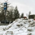 Архангелогородцы жалуются на кучи ледяного снега вблизи перекрёстков и остановок