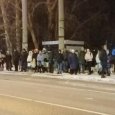 Толпы на остановках: как начался второй день транспортной реформы в Архангельске