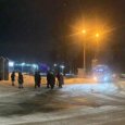 Жителям окраин Архангельска приходится почти час ждать транспорт на остановках
